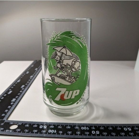 7 Up Glass Retro 7-Up - Picture 7 of 7